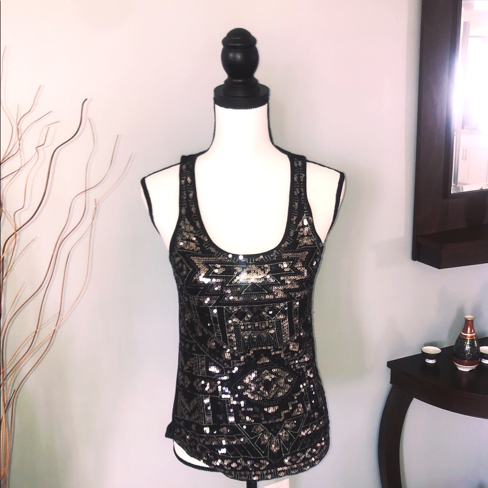 EXPRESS SEQUIN TANK SIZE SMALL With a scoop neck
